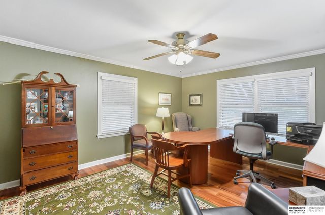 305 S 68th Street, Omaha, NE 68132