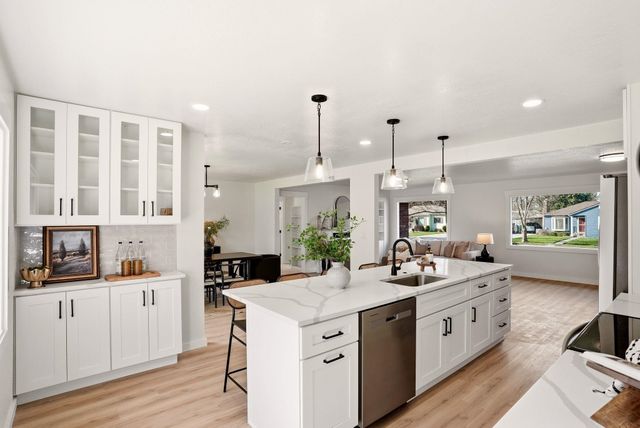 39 W 33rd Ave, Spokane, WA 99203