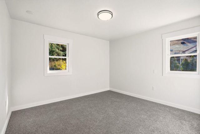 39 W 33rd Ave, Spokane, WA 99203