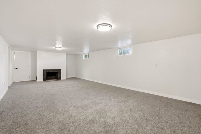 39 W 33rd Ave, Spokane, WA 99203