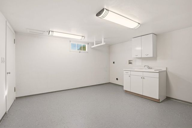 39 W 33rd Ave, Spokane, WA 99203