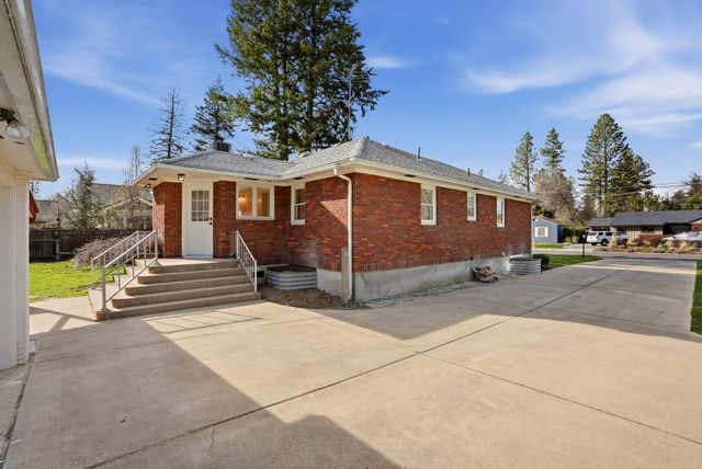 39 W 33rd Ave, Spokane, WA 99203