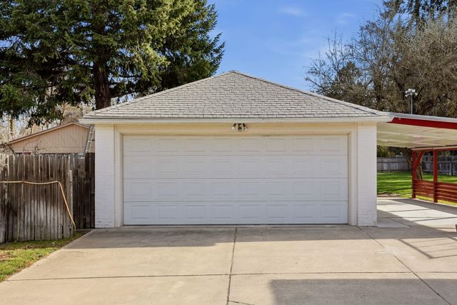 39 W 33rd Ave, Spokane, WA 99203