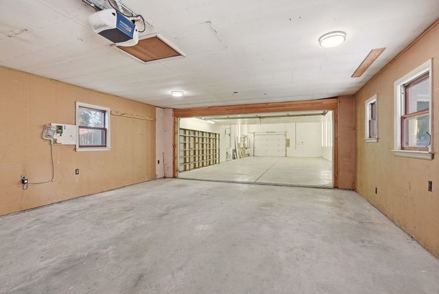 39 W 33rd Ave, Spokane, WA 99203