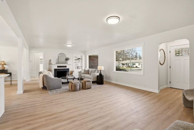 39 W 33rd Ave, Spokane, WA 99203