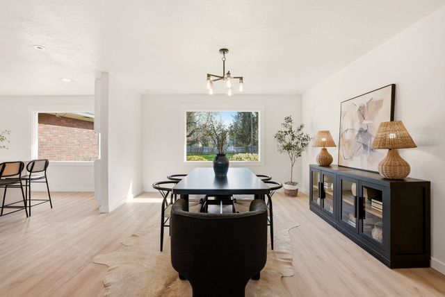 39 W 33rd Ave, Spokane, WA 99203