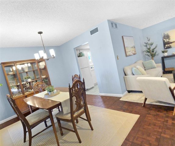 553 FAIRWAYS CIRCLE B, Ocala, FL 34472