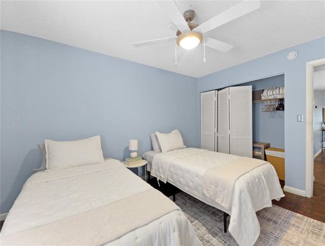 553 FAIRWAYS CIRCLE B, Ocala, FL 34472