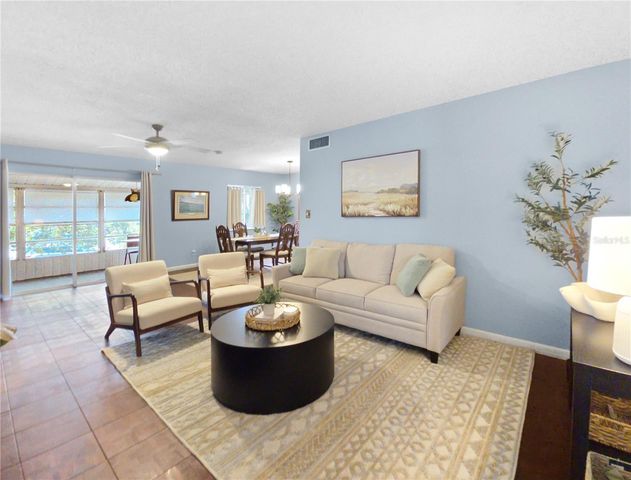 553 FAIRWAYS CIRCLE B, Ocala, FL 34472