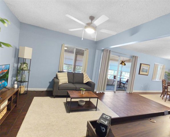 553 FAIRWAYS CIRCLE B, Ocala, FL 34472