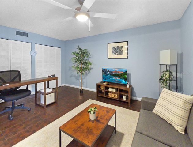 553 FAIRWAYS CIRCLE B, Ocala, FL 34472
