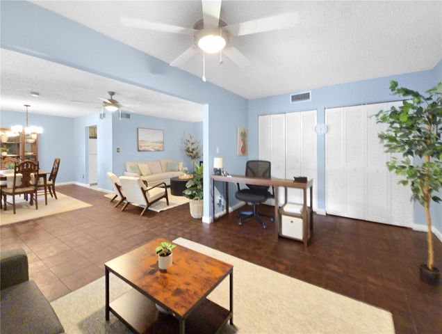 553 FAIRWAYS CIRCLE B, Ocala, FL 34472