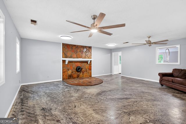 18 Glen Cannon Tr, Newnan, GA 30263