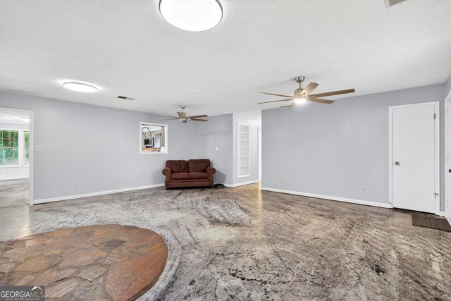 18 Glen Cannon Tr, Newnan, GA 30263