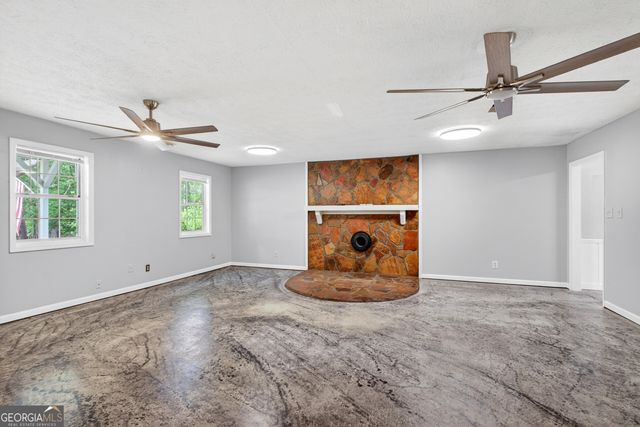 18 Glen Cannon Tr, Newnan, GA 30263