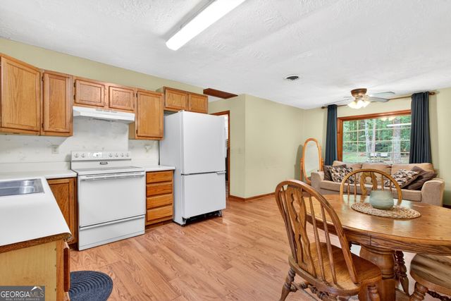 18 Glen Cannon Tr, Newnan, GA 30263