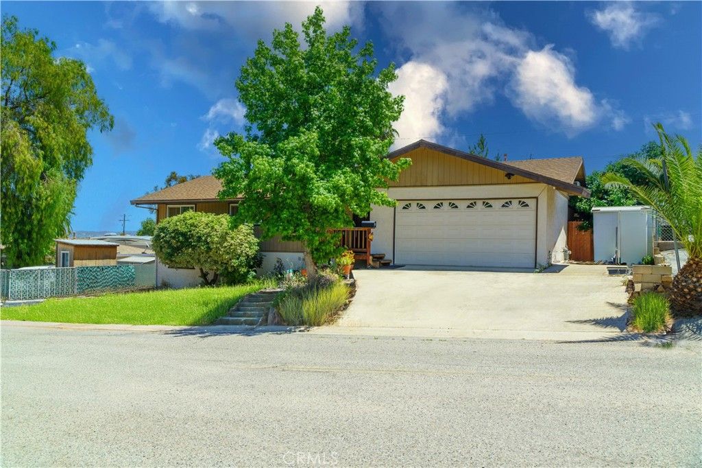 16430 McPherson, Lake Elsinore, CA 92530