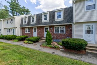 5 Olde Country Village Road # 5, Londonderry, NH 03053