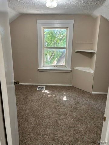 11915 Old Halls Ferry Road, Florissant, MO 63033