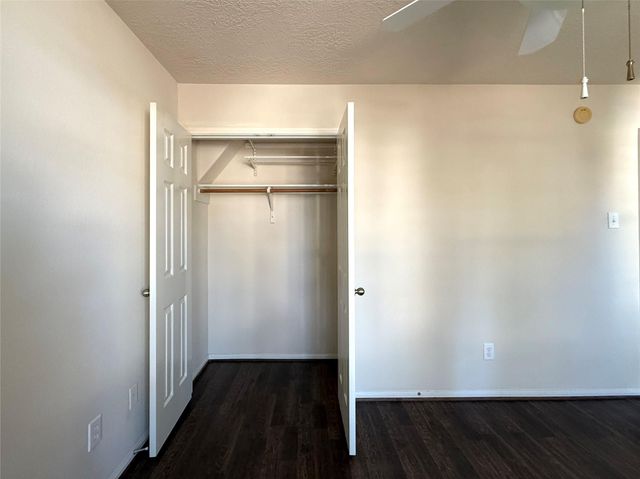 13102 Castlewind Lane, Pearland, TX 77584