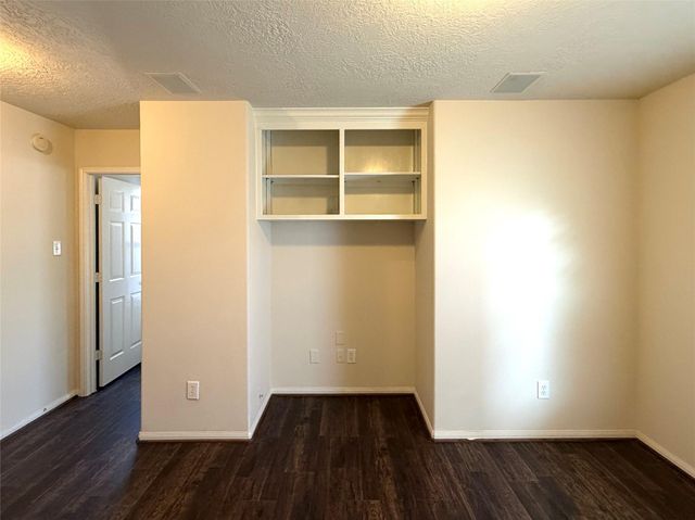 13102 Castlewind Lane, Pearland, TX 77584