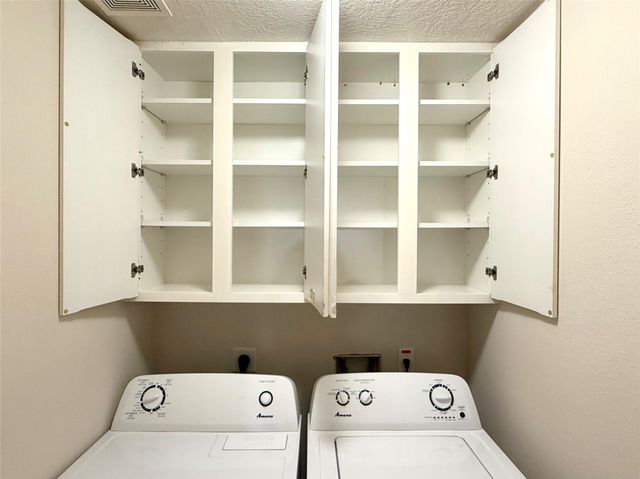 13102 Castlewind Lane, Pearland, TX 77584