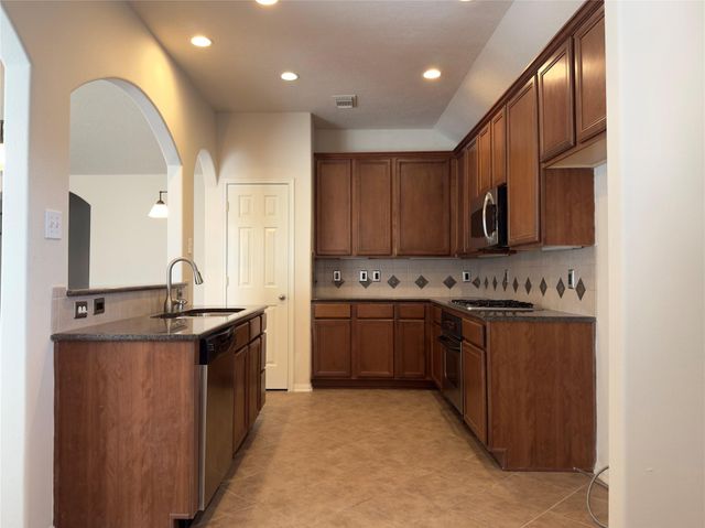 13102 Castlewind Lane, Pearland, TX 77584