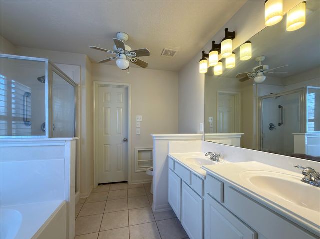 13102 Castlewind Lane, Pearland, TX 77584