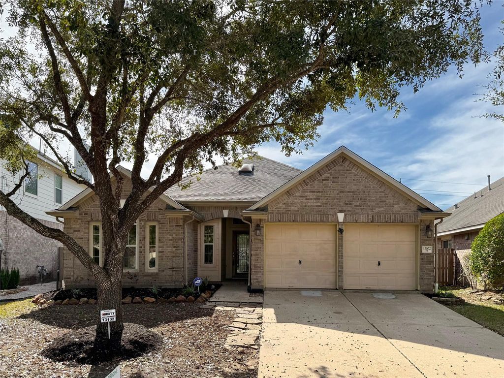 13102 Castlewind Lane, Pearland, TX 77584