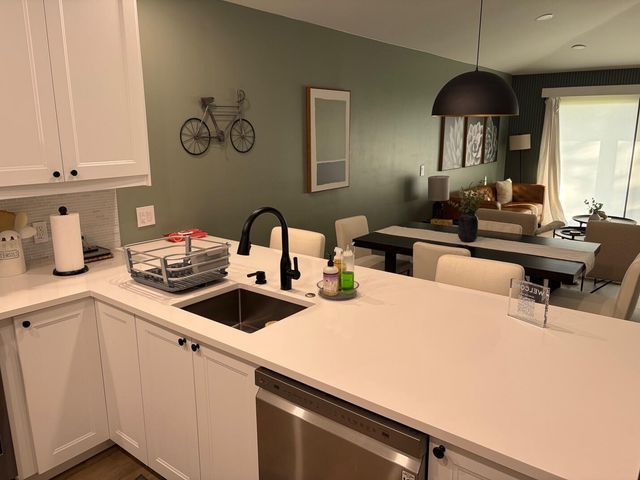 202 Club Drive, Palm Beach Gardens, FL 33418