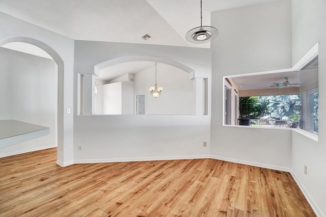 513 SE Cliff Road, Port St Lucie, FL 34953