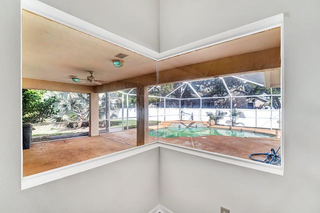 513 SE Cliff Road, Port St Lucie, FL 34953