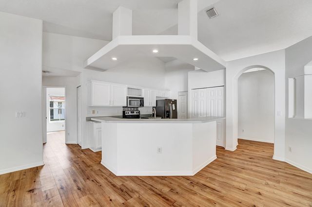 513 SE Cliff Road, Port St Lucie, FL 34953