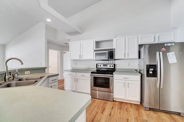 513 SE Cliff Road, Port St Lucie, FL 34953