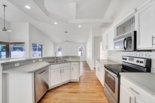 513 SE Cliff Road, Port St Lucie, FL 34953