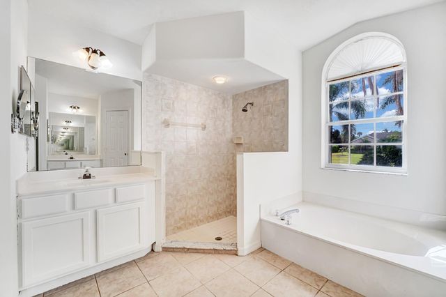 513 SE Cliff Road, Port St Lucie, FL 34953