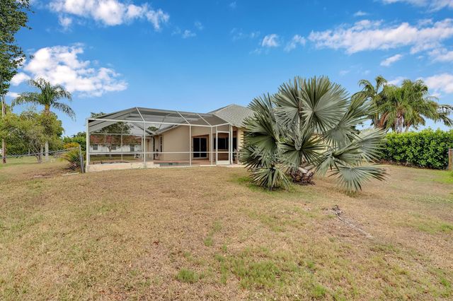 513 SE Cliff Road, Port St Lucie, FL 34953