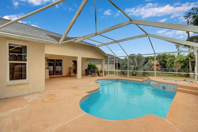 513 SE Cliff Road, Port St Lucie, FL 34953