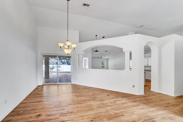 513 SE Cliff Road, Port St Lucie, FL 34953