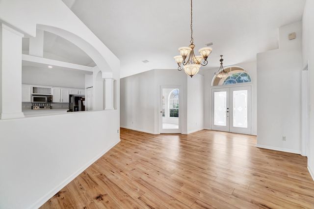 513 SE Cliff Road, Port St Lucie, FL 34953