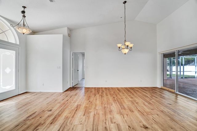 513 SE Cliff Road, Port St Lucie, FL 34953