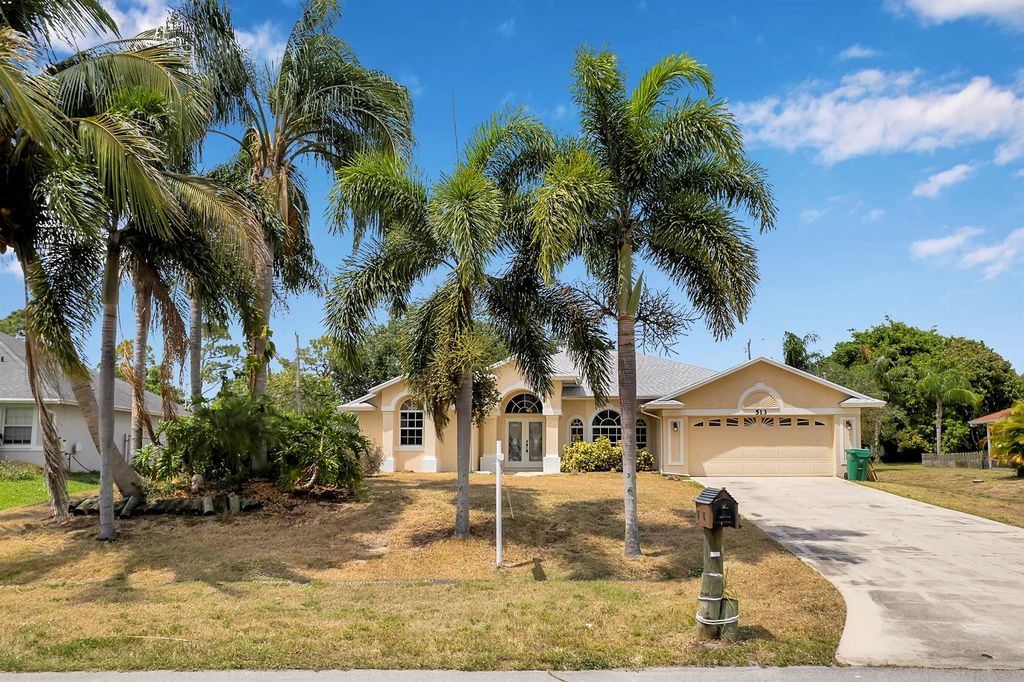 513 SE Cliff Road, Port St Lucie, FL 34953