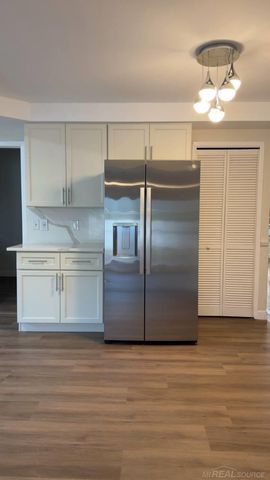 33742 Elford Drive, Sterling Heights, MI 48312