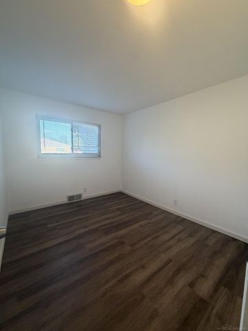 33742 Elford Drive, Sterling Heights, MI 48312