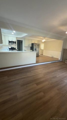 33742 Elford Drive, Sterling Heights, MI 48312