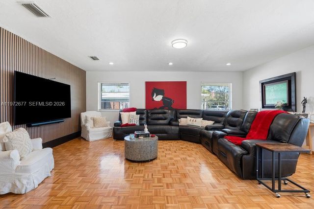 13780 SW 73rd Ct, Palmetto Bay, FL 33158