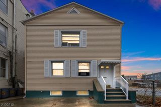 117 10Th St, Passaic City, NJ 07055