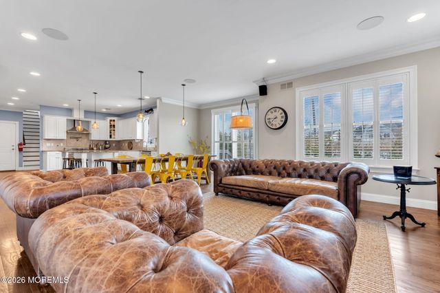 5 Riverdale Avenue, Monmouth Beach, NJ 07750