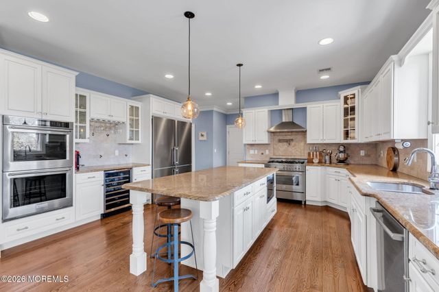 5 Riverdale Avenue, Monmouth Beach, NJ 07750