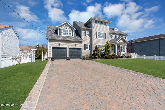5 Riverdale Avenue, Monmouth Beach, NJ 07750